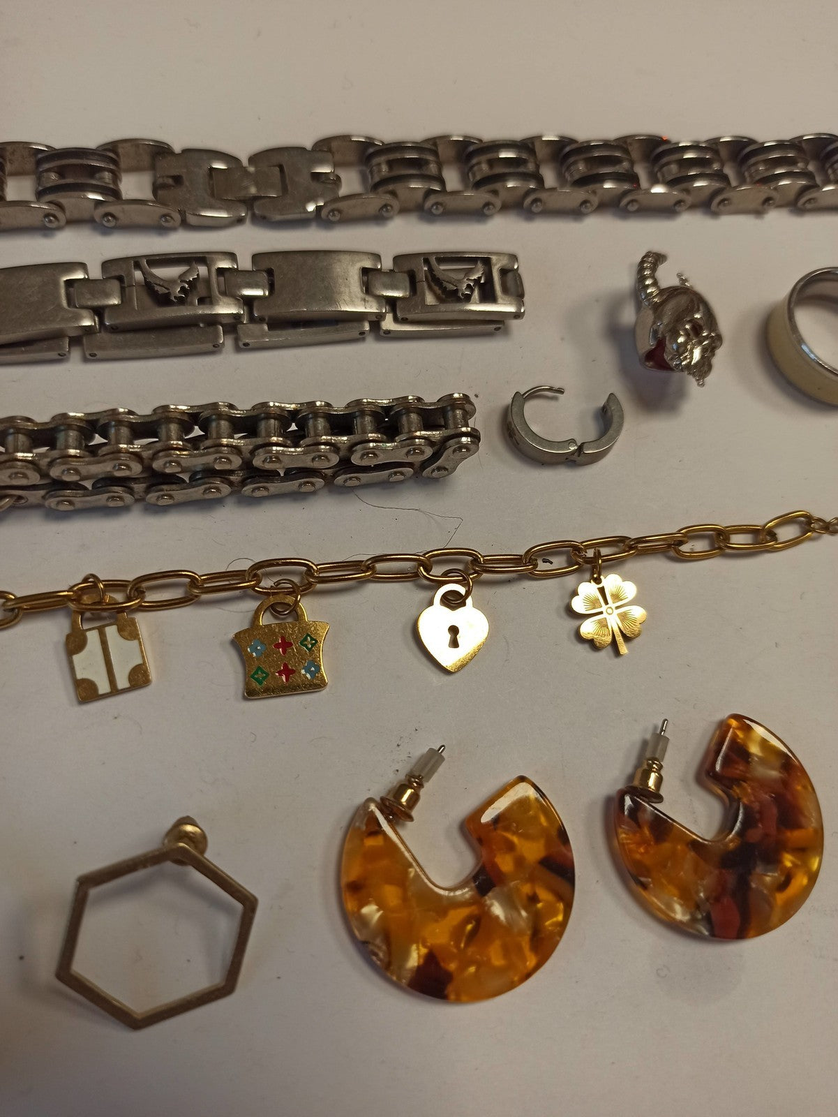Lot bijoux anciens vintage rétro bracelets charms fantaisie métal doré argenté