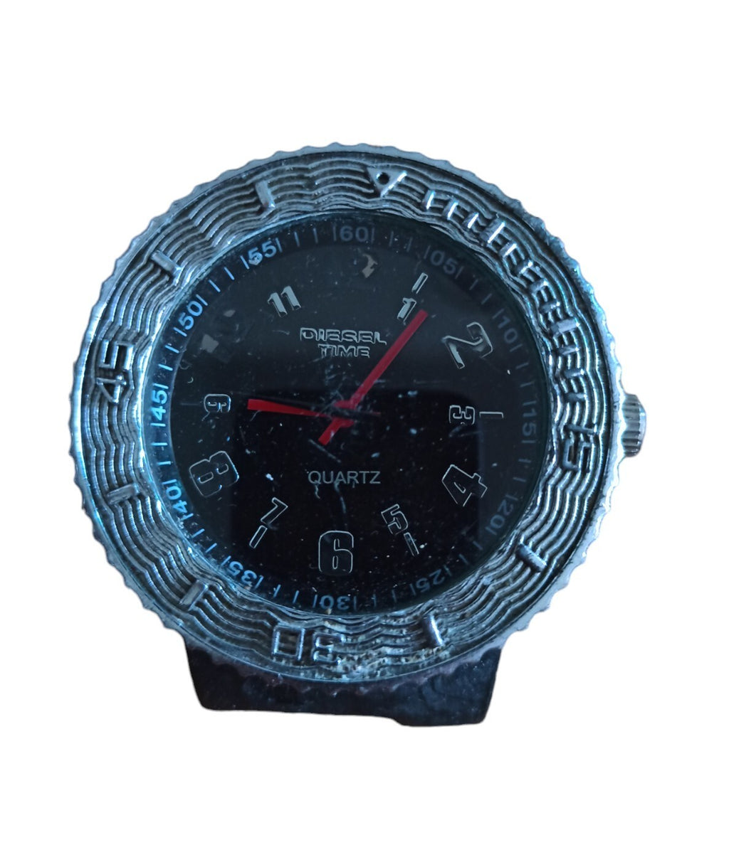 Montre Diesel Time vintage quartz – cadran noir, design rétro, élégant