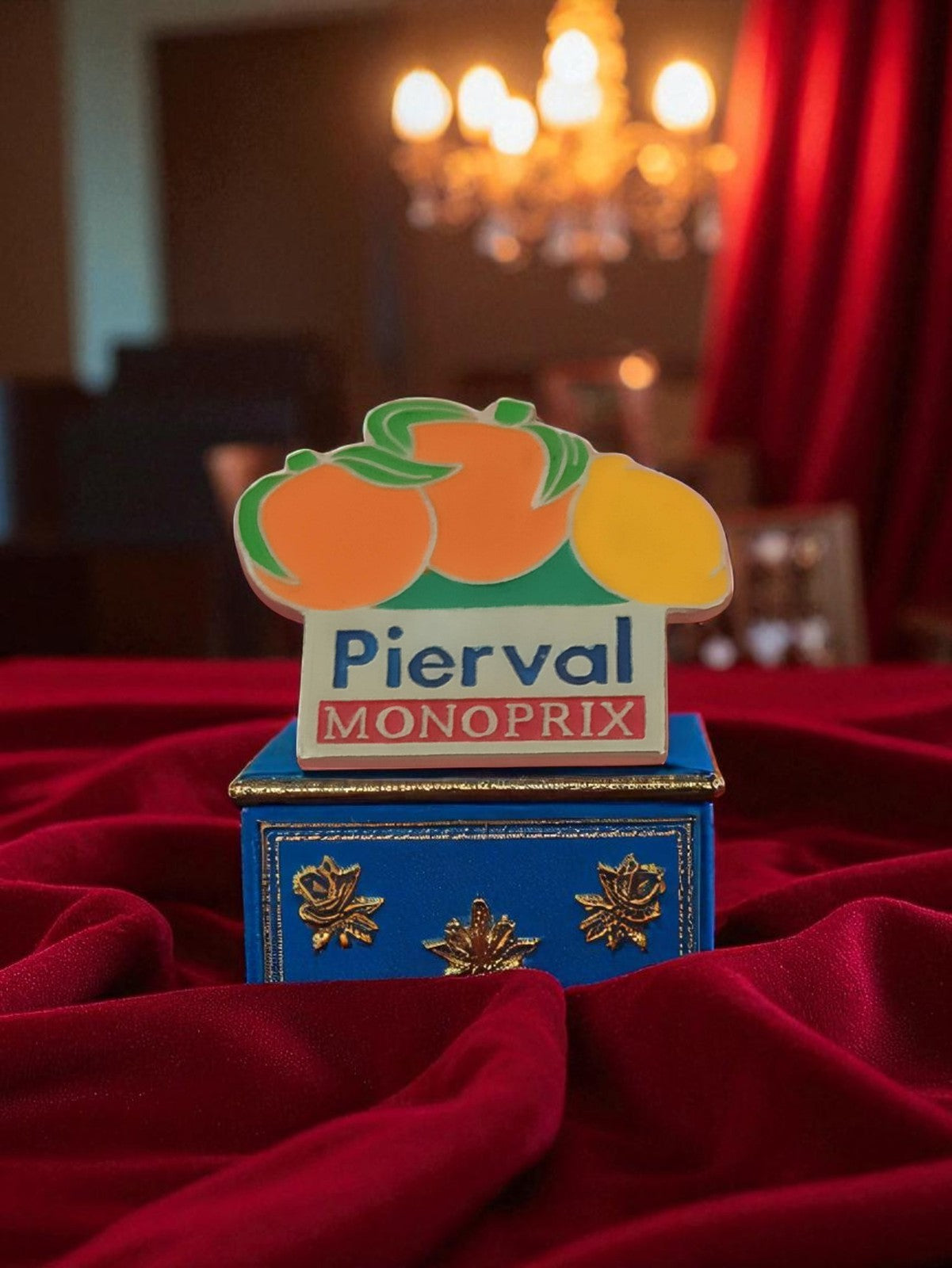 Pin's publicitaire vintage Pierval Monoprix années 80, rare badge rétro