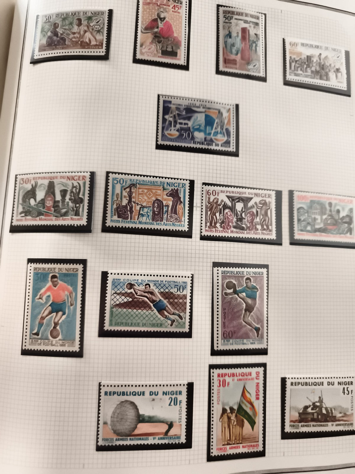 Timbres neufs Niger anciens, sport, arts, Fêtes nationales, années 60-70