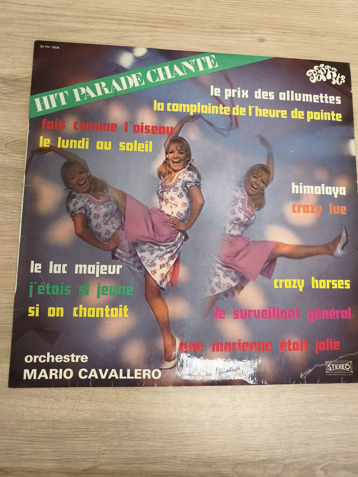 Vinyle 33T Hit Parade Chante Mario Cavallero pochette danse couleurs Stereo
