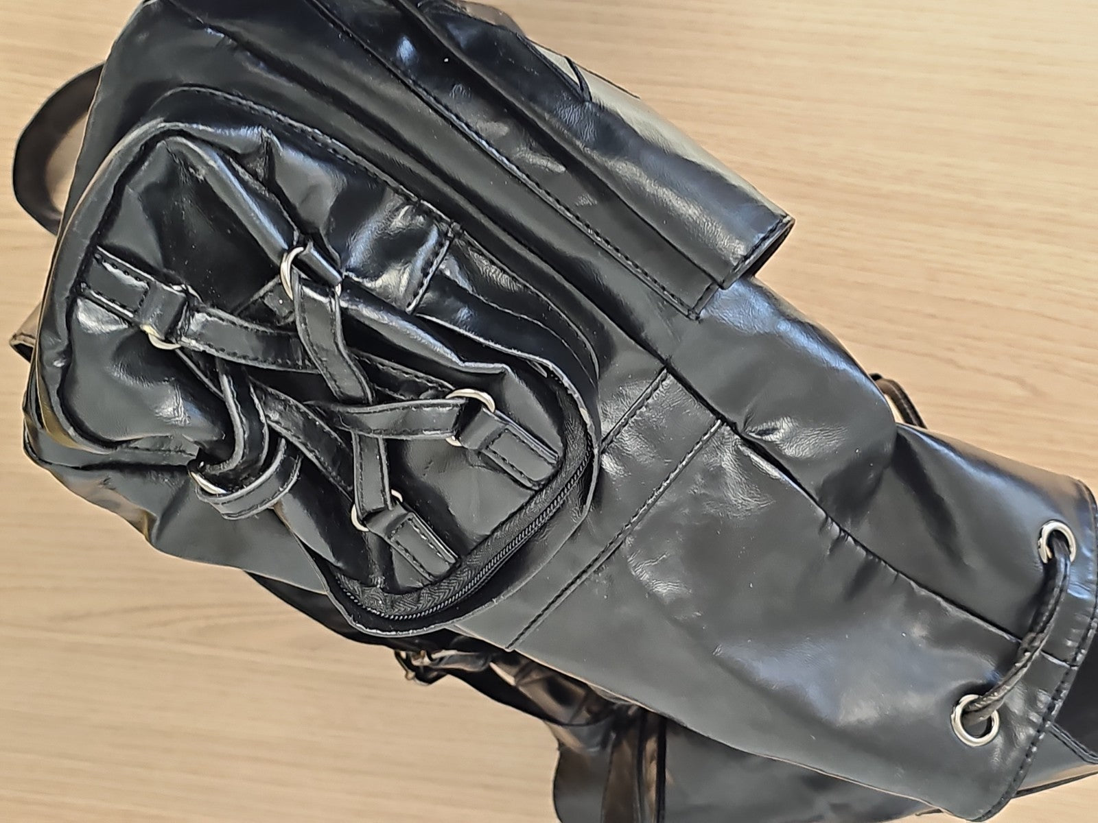 Sac à dos gothique Banned noir pentagramme femme cœur steetwear alternatif