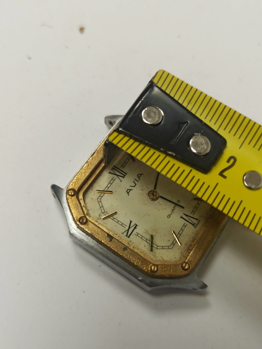 Montre homme vintage Avia à restaurer, boîtier octogonal doré, rétro collection