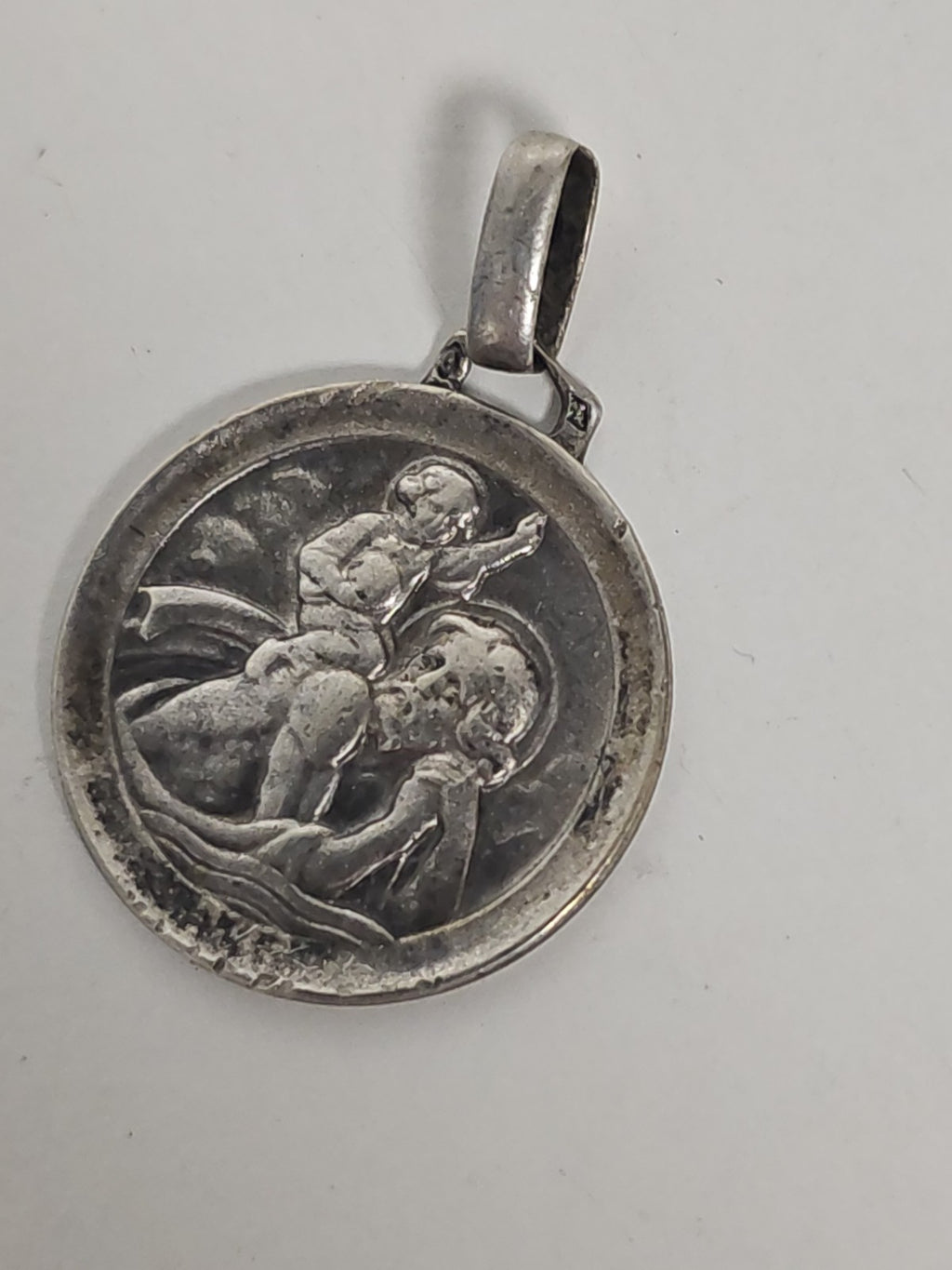 Médaille religieuse ancienne en argent vintage ? objet catholique de collection