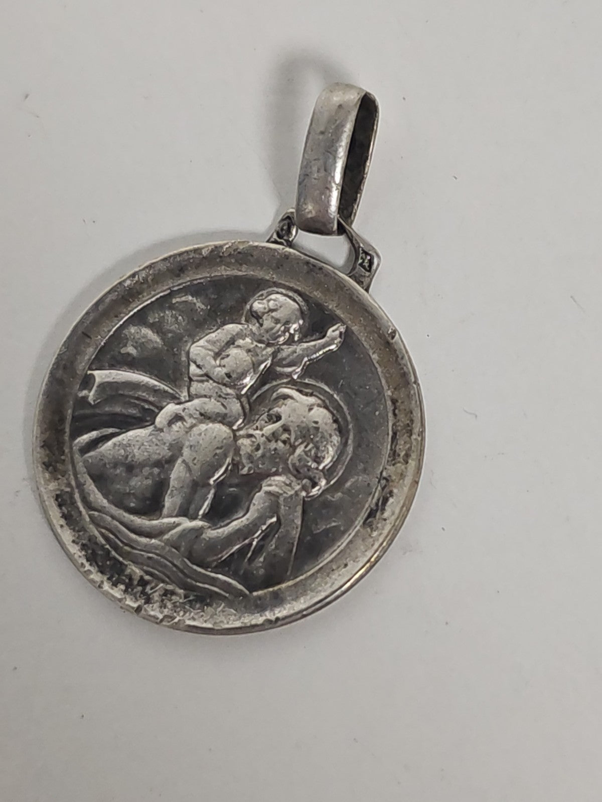 Médaille religieuse ancienne en argent vintage ? objet catholique de collection