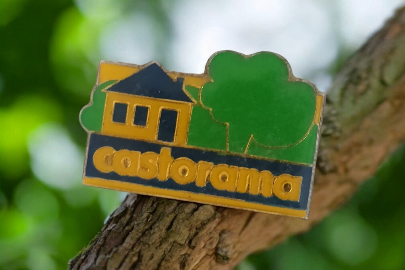 Pin's vintage Castorama logo maison arbre émaillé années 80-90 badge rare