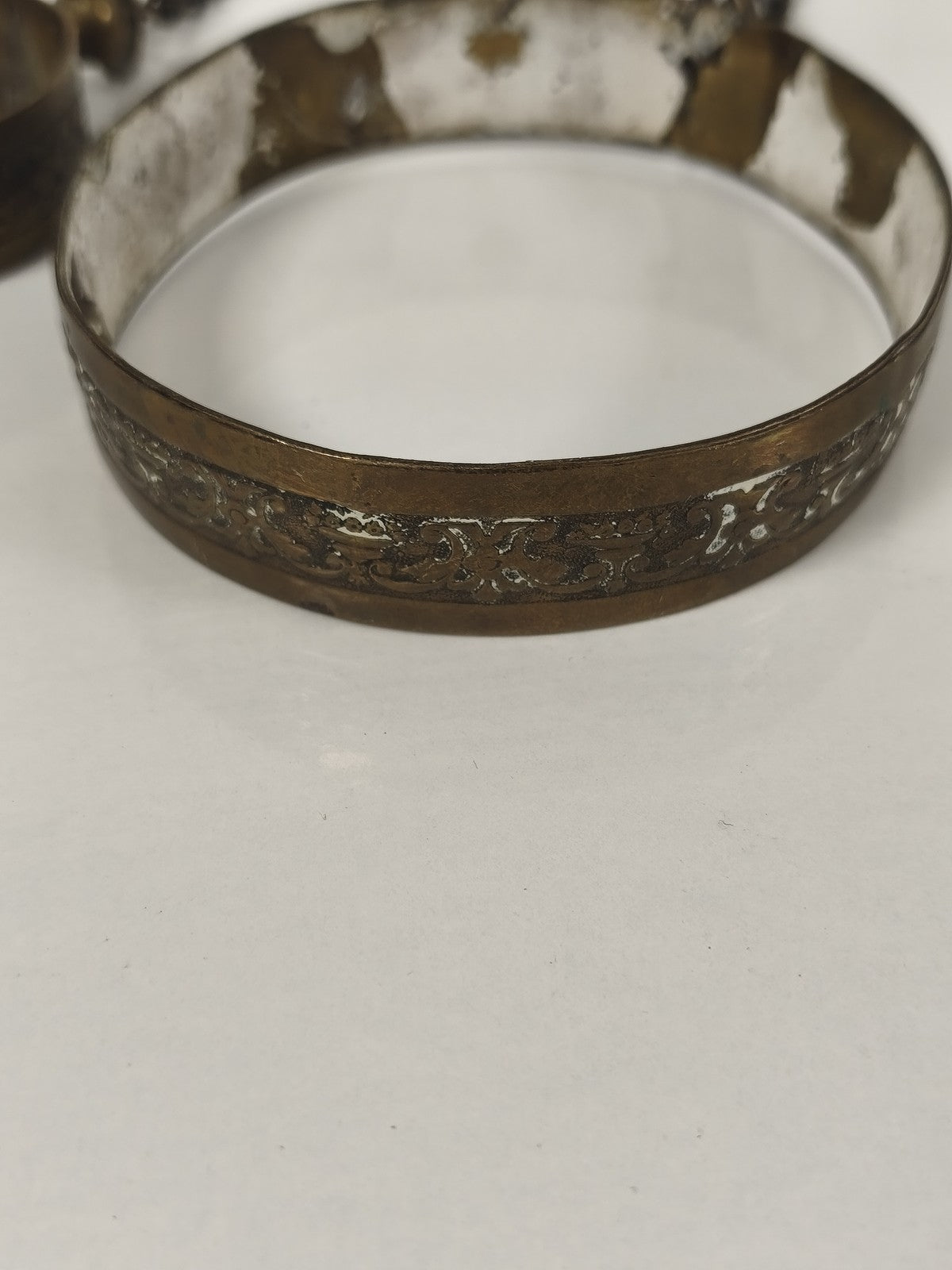 Ancien bracelet africain large, métal patiné, décor gravé ethnique vintage