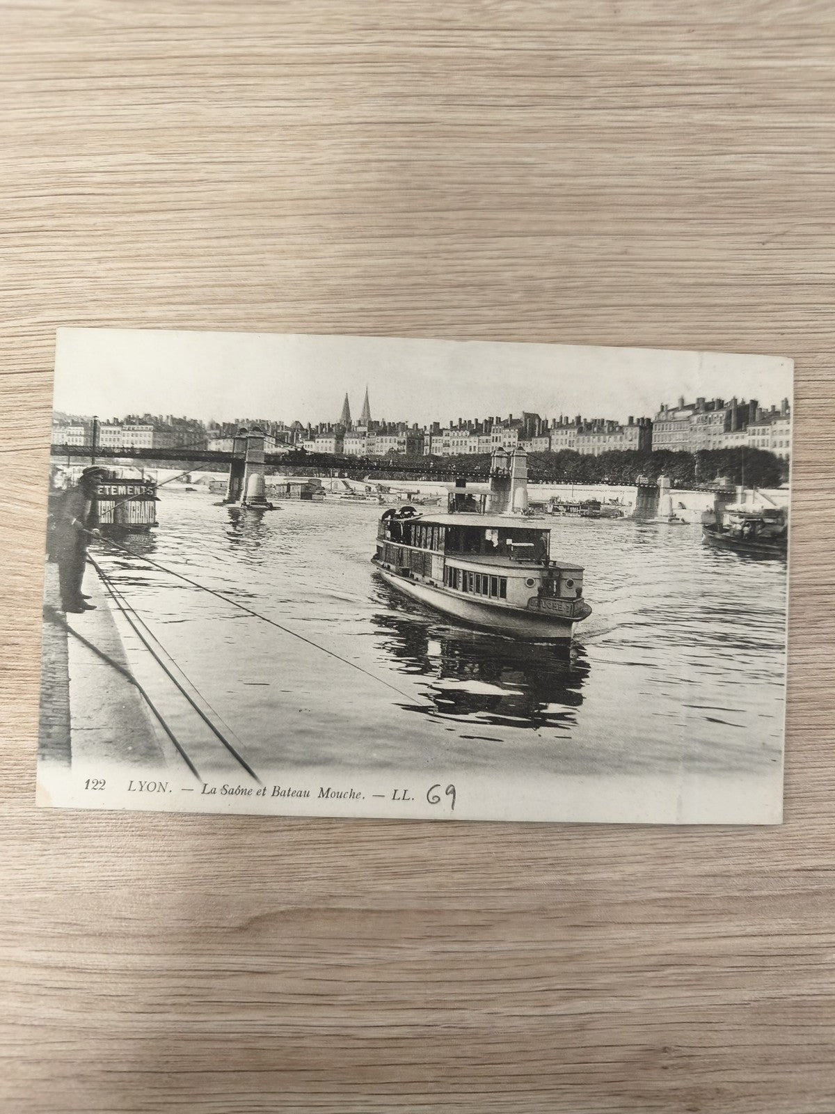 Ancienne carte postale Lyon La Saône Bateau Mouche noir et blanc vintage