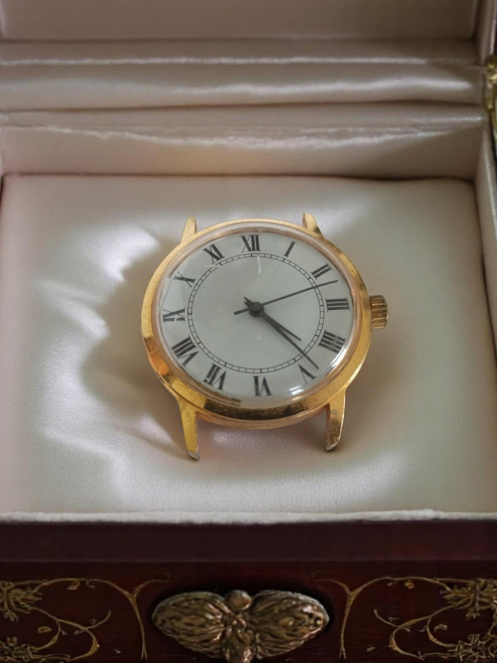 Montre femme DIANE mécanique vintage cadran romain doré non testée