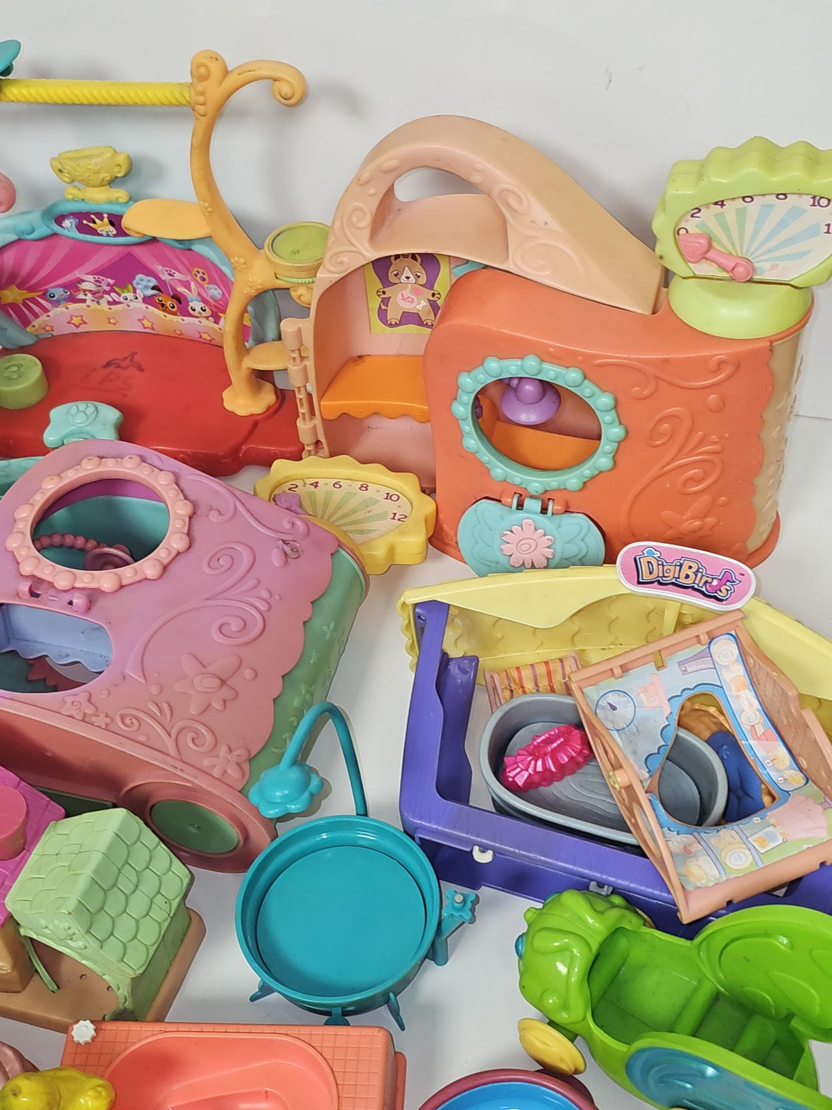 Gros lot maisons et accessoires Littlest Petshop Petshop maison animaux jouets e
