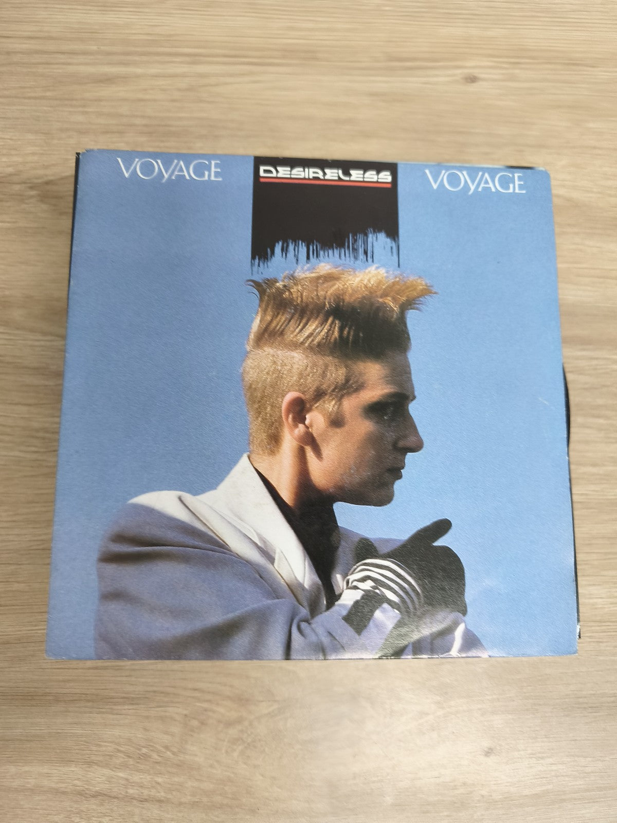 Vinyle 45 tours Desireless Voyage pochette bleue profil artiste (Ref 1)