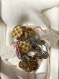 Lot boutons anciens vintage dorés et nacrés, mercerie rétro couture déco