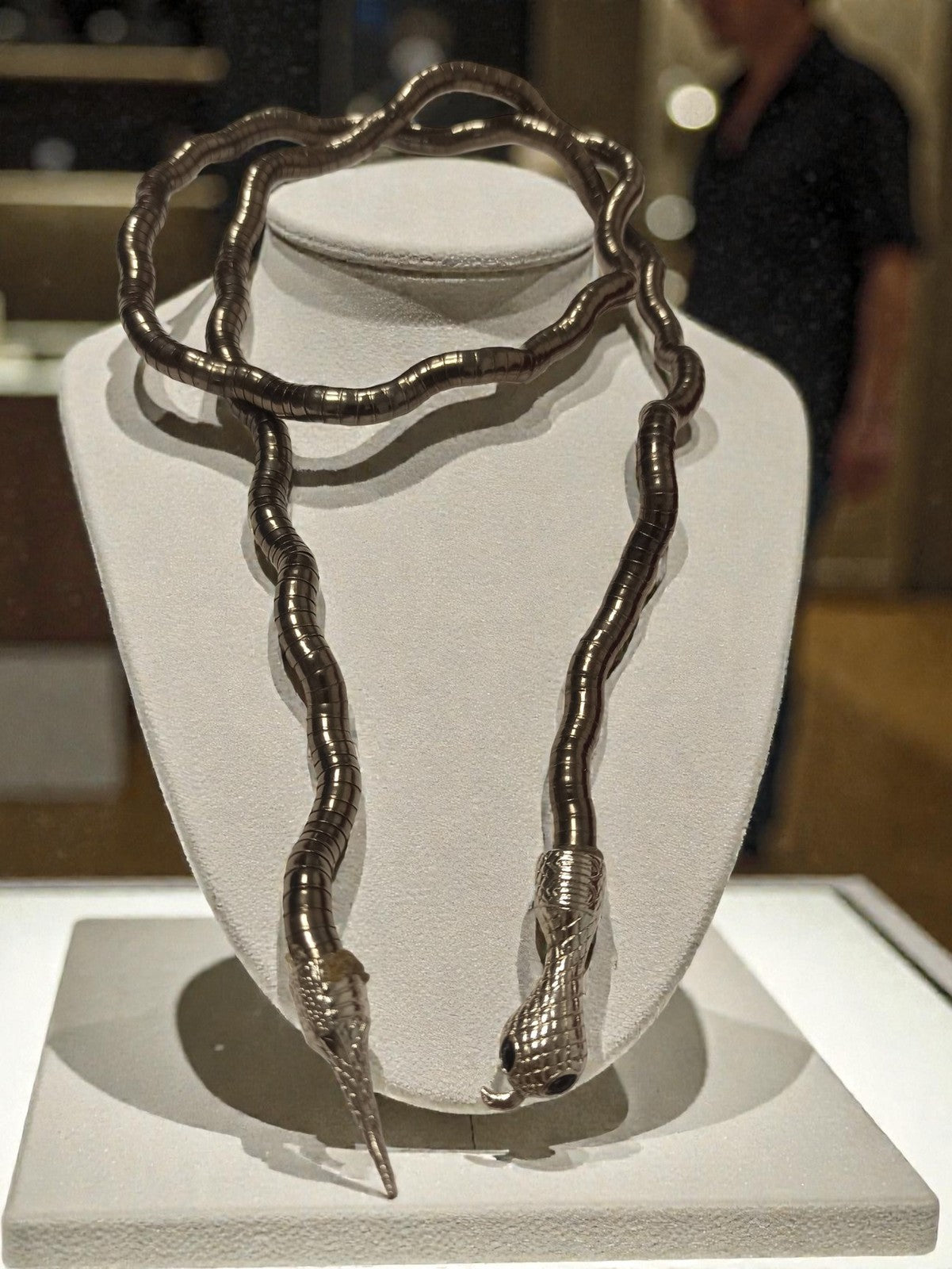 Collier serpent vintage métal, bijou rétro ancien, motif animalier années 70