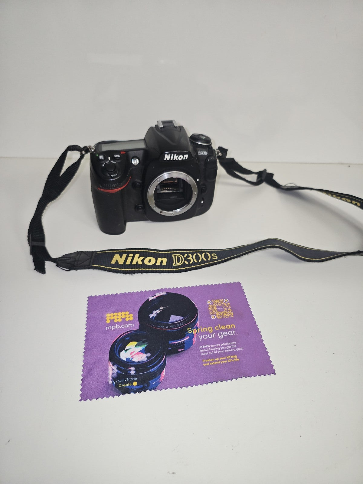 Nikon D300s Reflex numérique en panne (ERR) vendu sans batterie ni chargeur