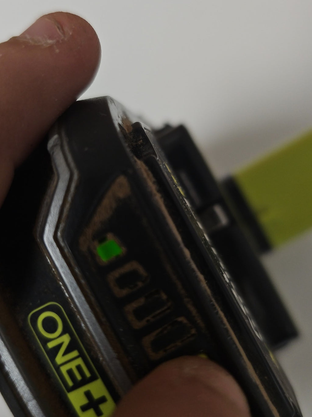 Batterie Ryobi d?occasion non testée, vendue en l?état pour outils électriques 1