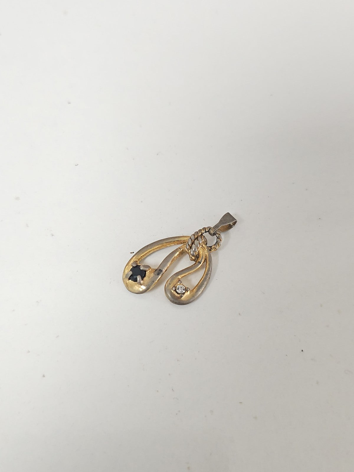 Pendentif ancien vintage, bijou rétro pour collectionneur, objet d'occasion rare