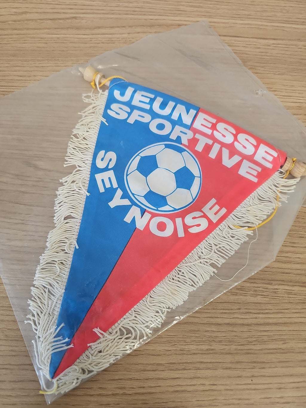 Fanion vintage football Jeunesse Sportive Seynoise bleu rouge rétro ancien