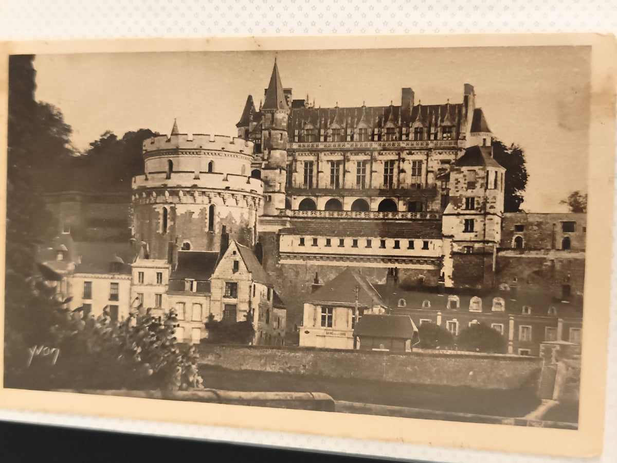 Carte postale ancienne château Amboise CPA noir et blanc Yvon vintage