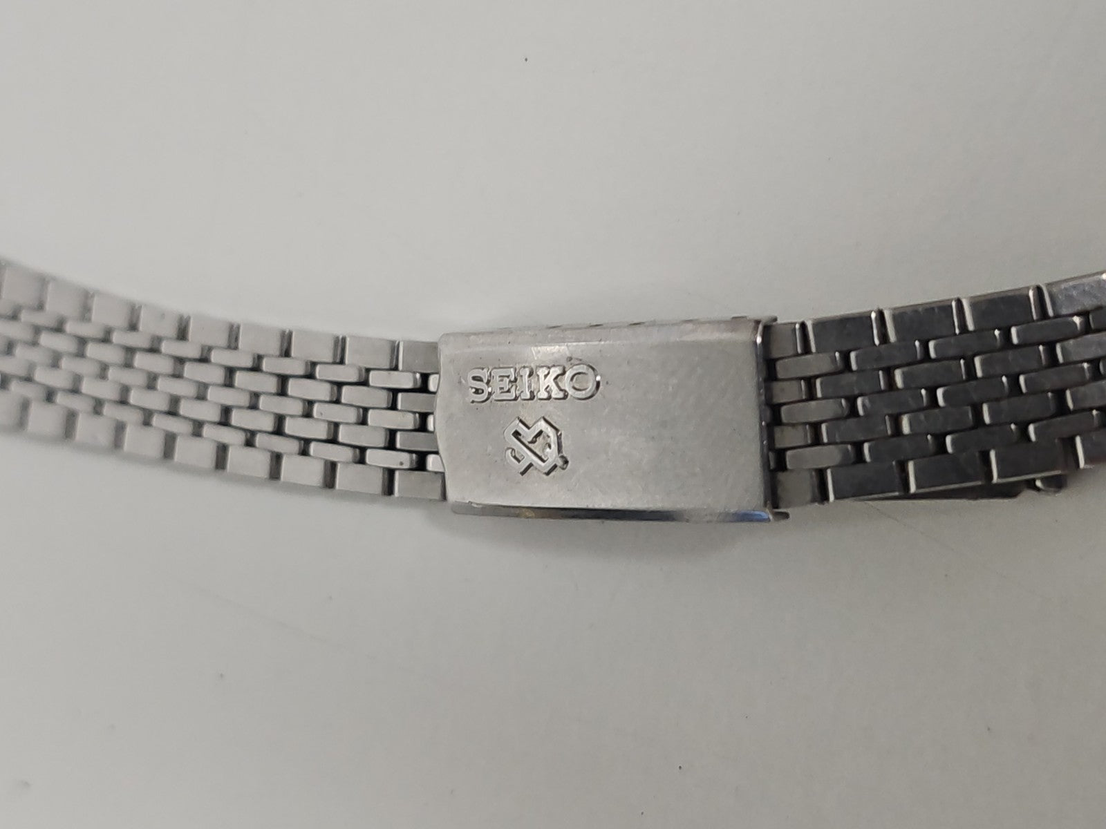 Montre Seiko pour femme à quartz à réparer, montre-bracelet d'occasion à restaur