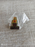 Pin's vintage Henri Maire 1632, émaillé, logo tonneau, rare