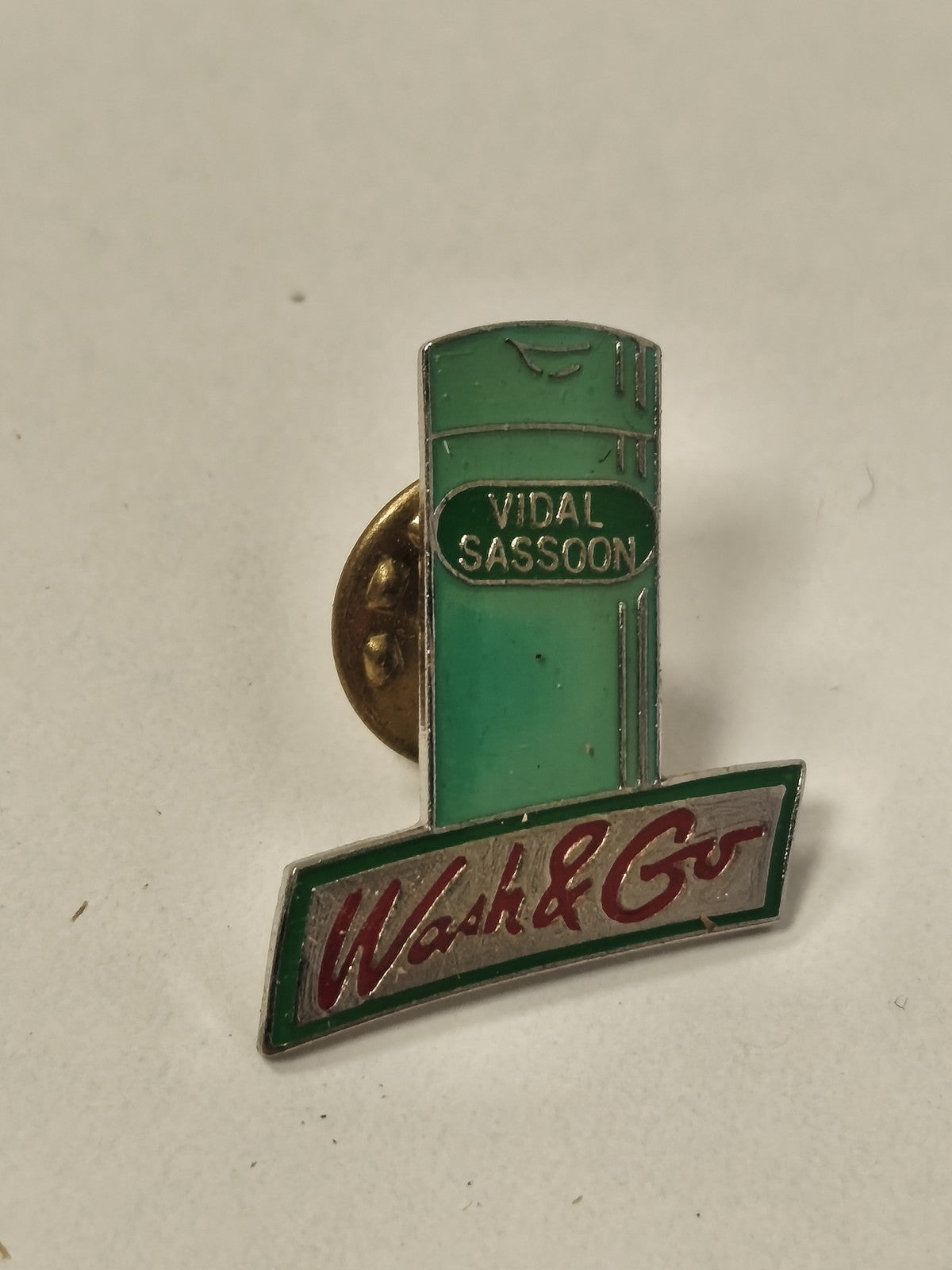 Pin's rétro ancien Wash & Go ? badge vintage collection années 90 rare occasion