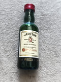 Mignonnette Jameson Irish Whiskey vintage, bouteille verte, partiellement pleine