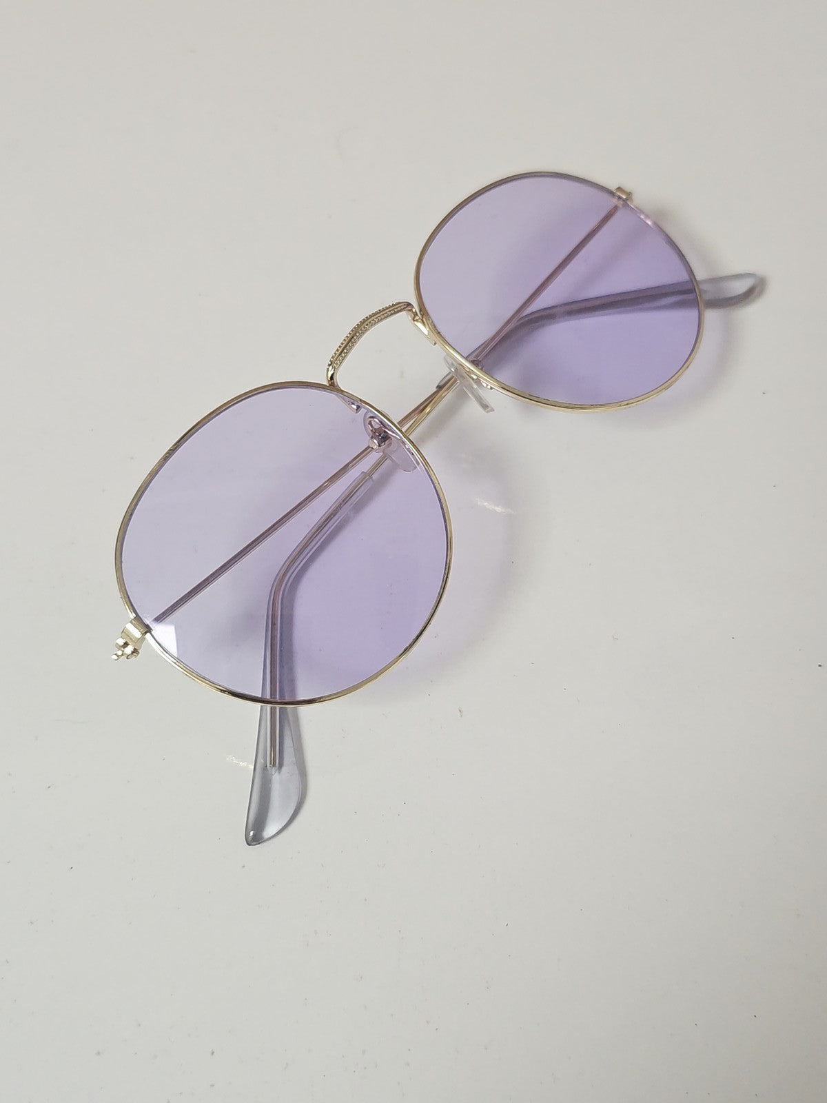 Paire de lunettes unisexe d?occasion Générique, monture classique confortable