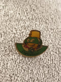 Pin's vintage Super Huître vert jaune personnage humour (Ref 6)