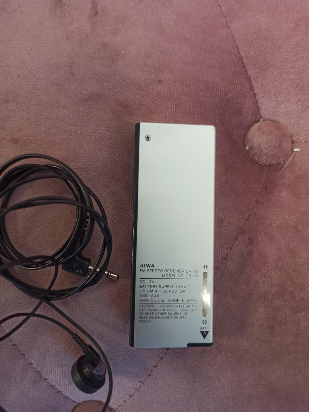 Radio FM vintage AIWA CR-03 stéréo rétro années 80 avec écouteurs