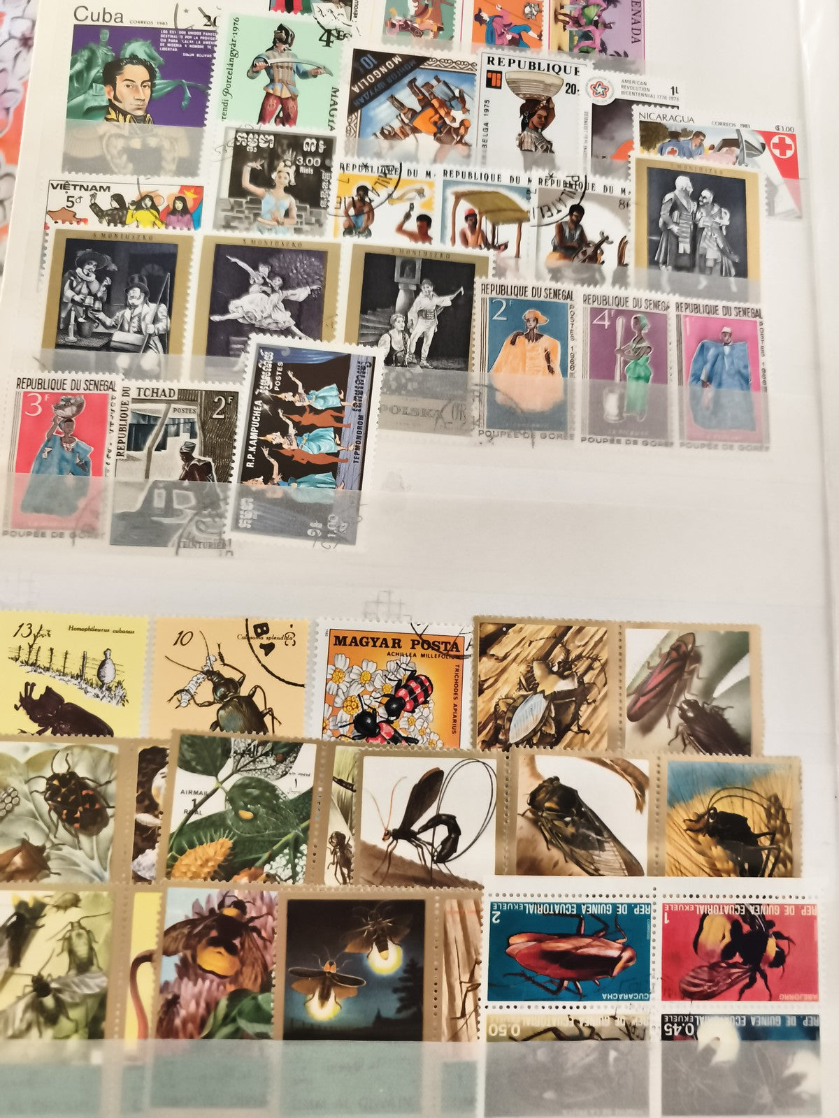 Timbres thématiques oblitérés lot divers pays insectes art costumes