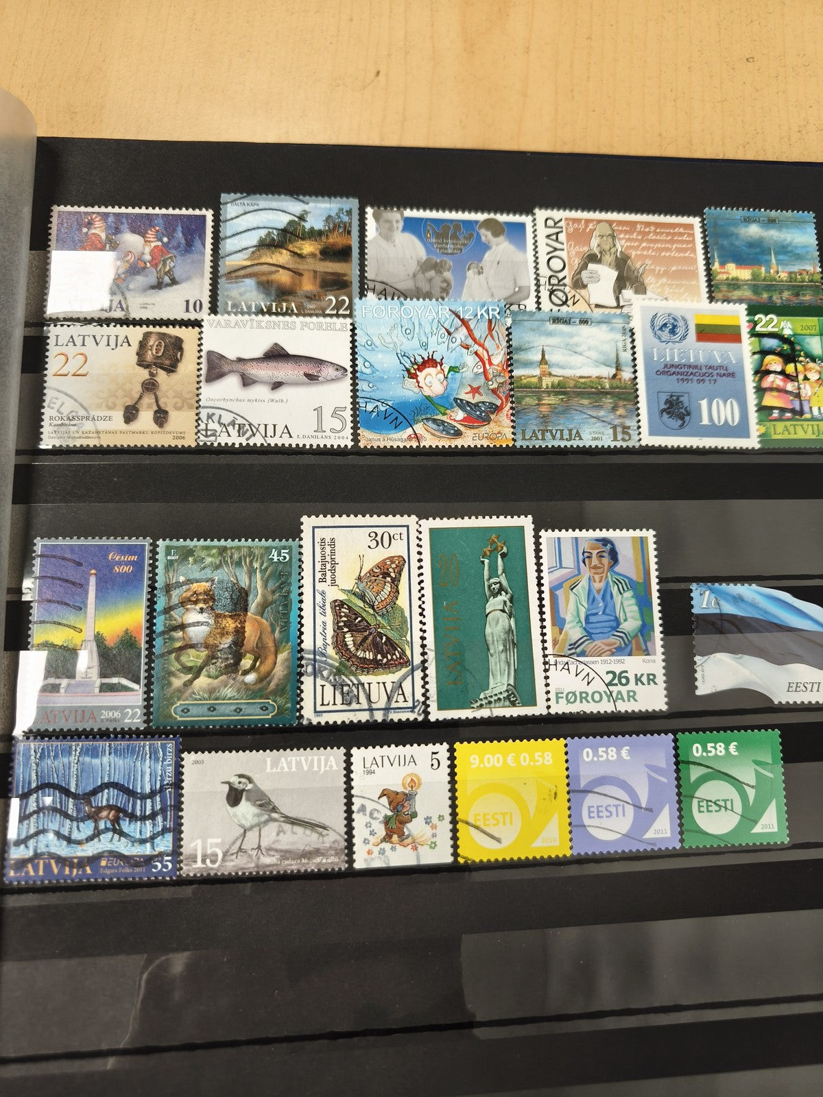 Lot timbres Lettonie, Estonie, Féroé, Lituanie, illustrés, animaux, paysages