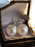 Boucles d'oreilles vintage perle blanche, clous fantaisie chic rétro