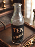 Bouteille mignonette TEN FYNSEC vintage, étiquette noire, alcool ancien déco