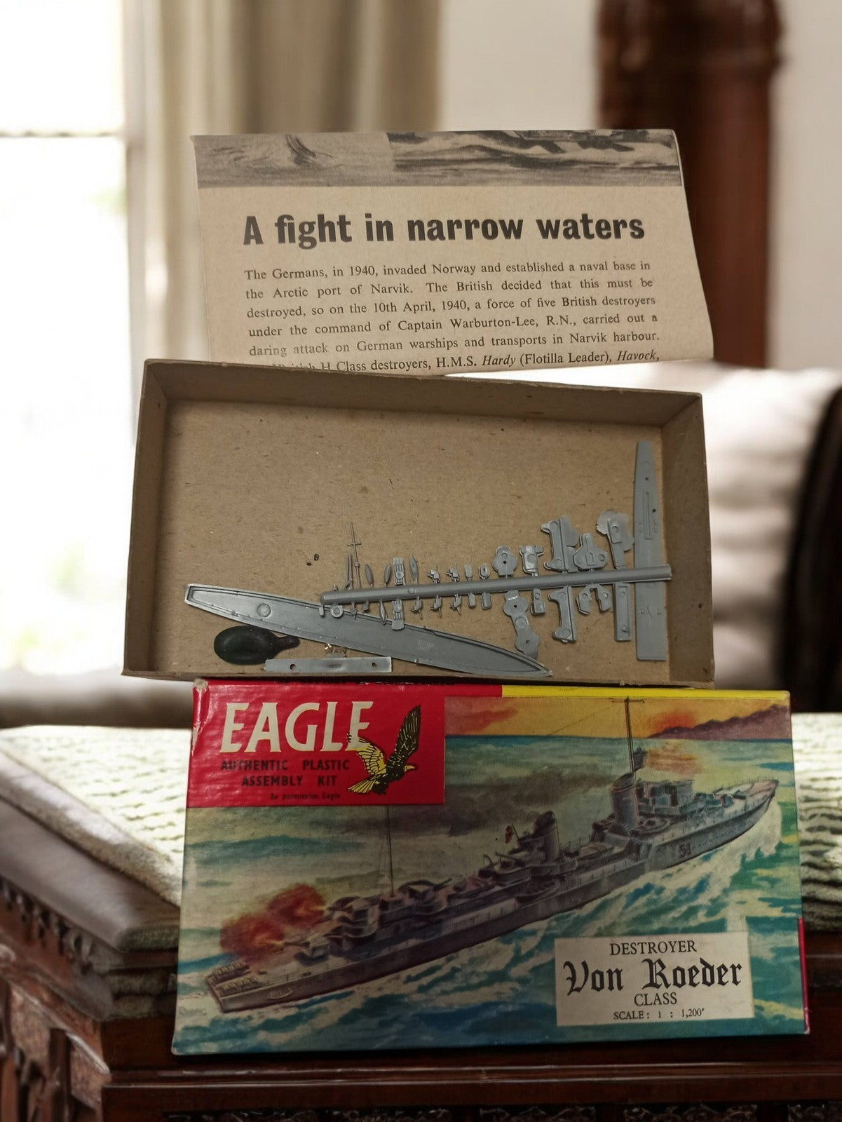 Maquette ancienne Eagle destroyer Von Roeder vintage avec boîte, kit plastique