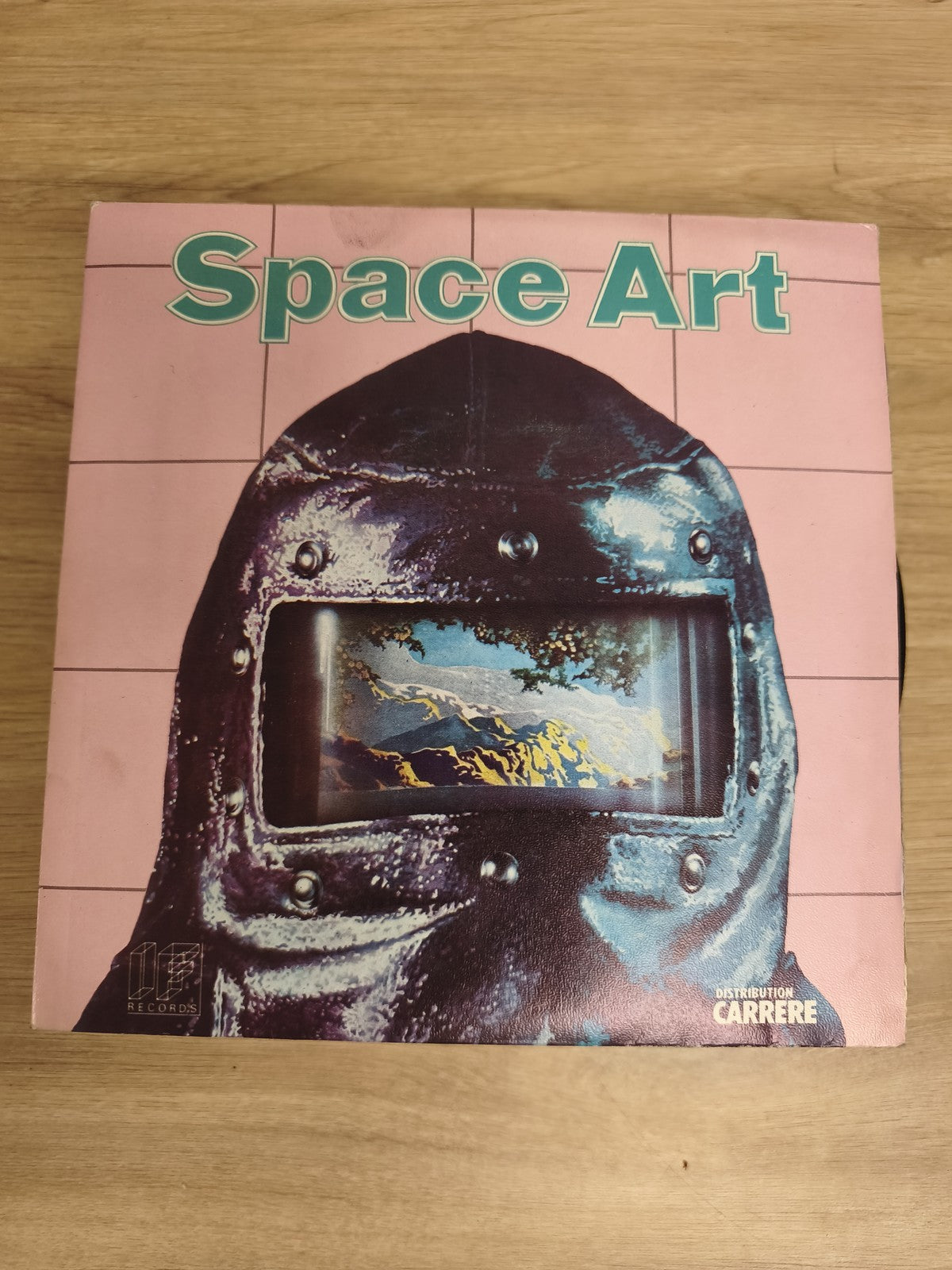 Vinyle 45 tours Space Art ? Pochette rose illustration casque ? Distribution Car