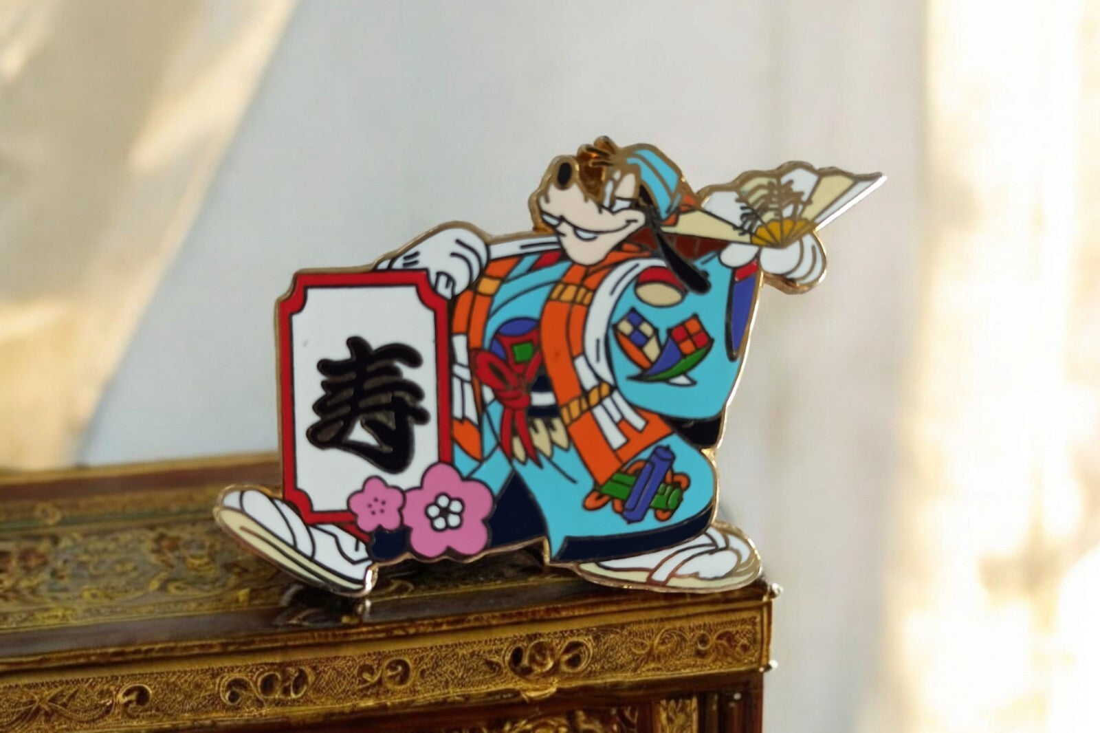 Pin's Disney Dingo Tokyo Disneyland kimono 2006 émaillé rare