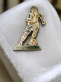 Pin's vintage joueur football Olympique de Marseille OM rétro orné bleu blanc