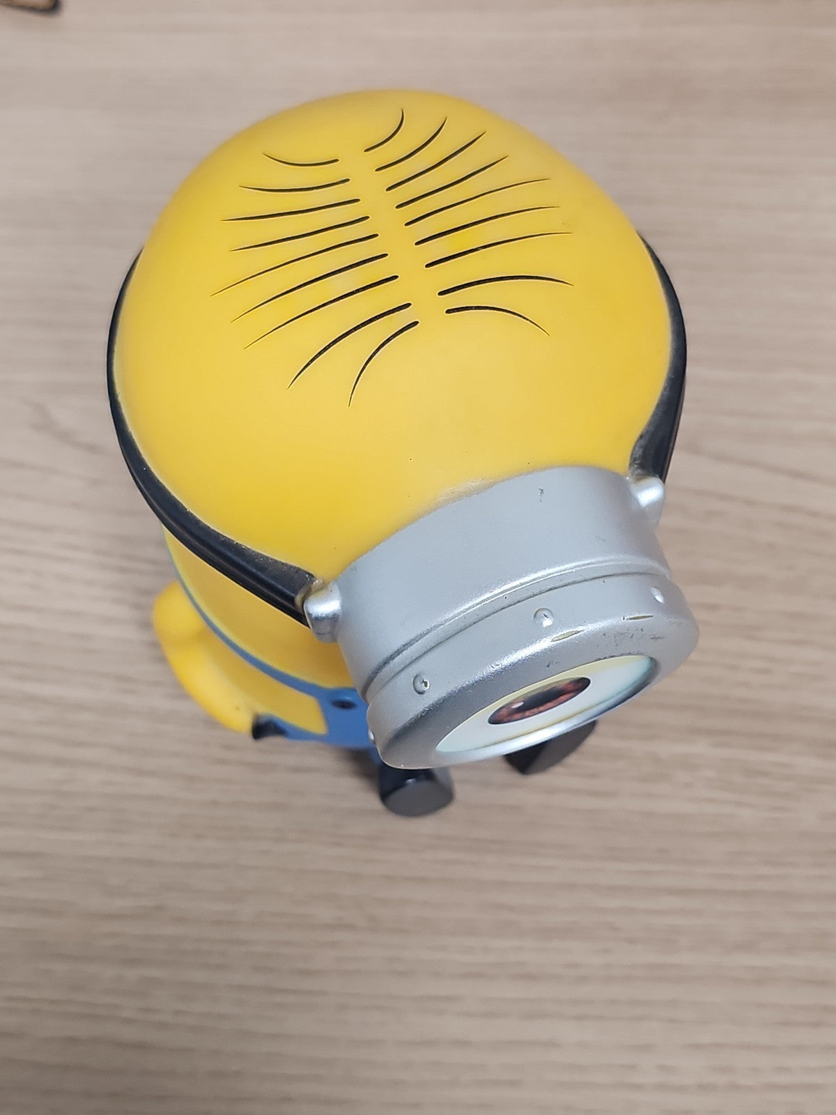 Tirelire Minion jaune bleue à œil unique, figurine déco d’occasion