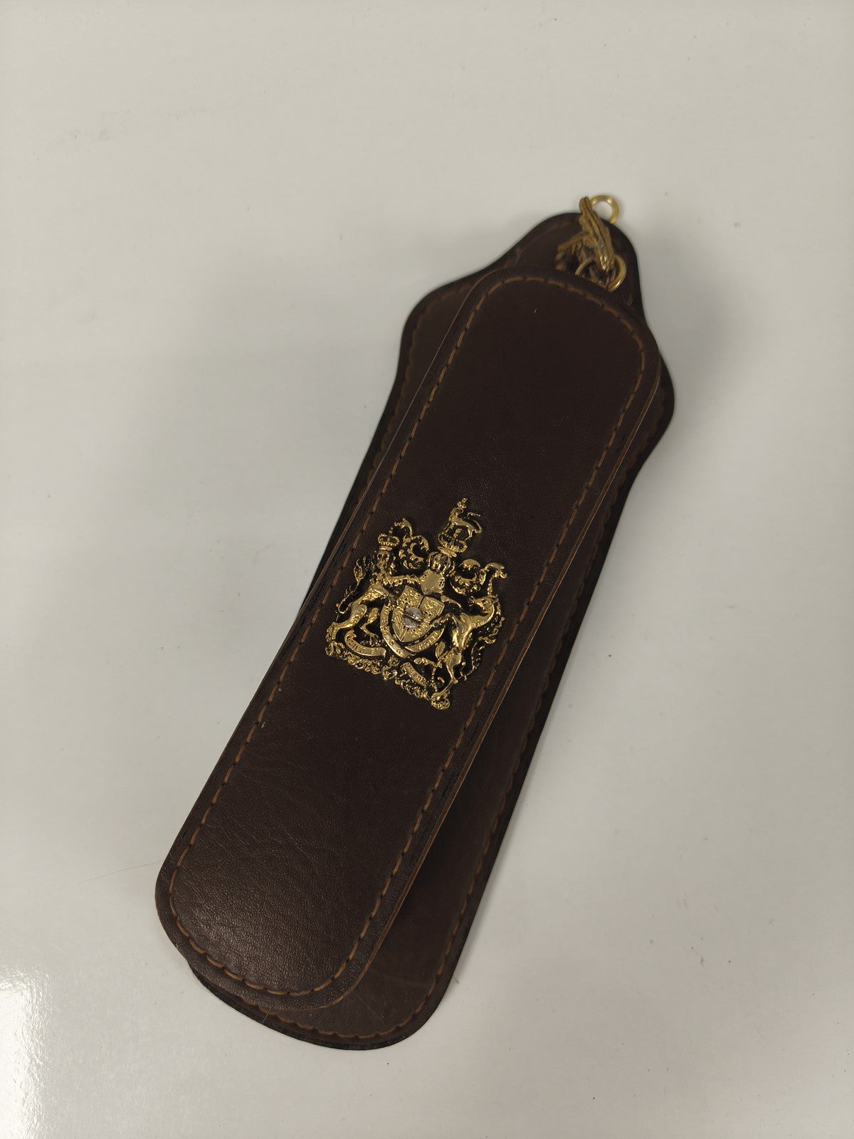 Brosse ancienne de collection, étui marron blason doré, accessoire vintage