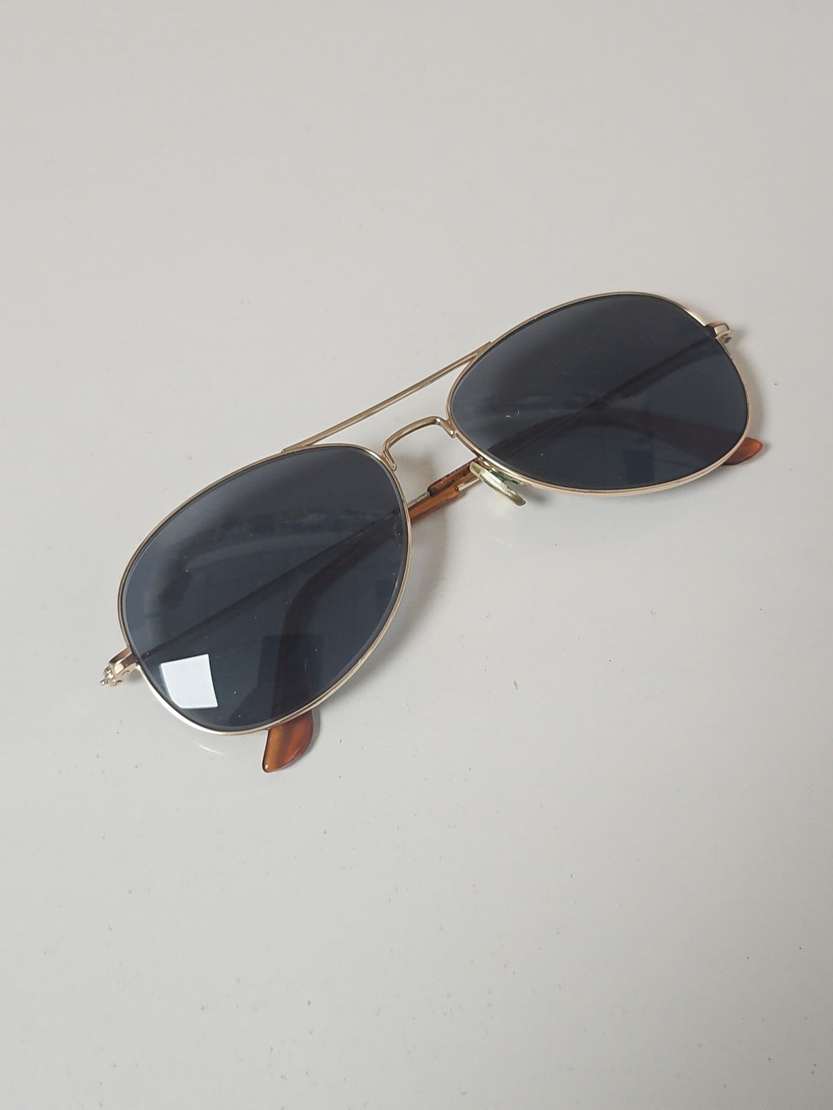 Paire de lunettes génériques marque Générique accessoire optique d?occasion fiab