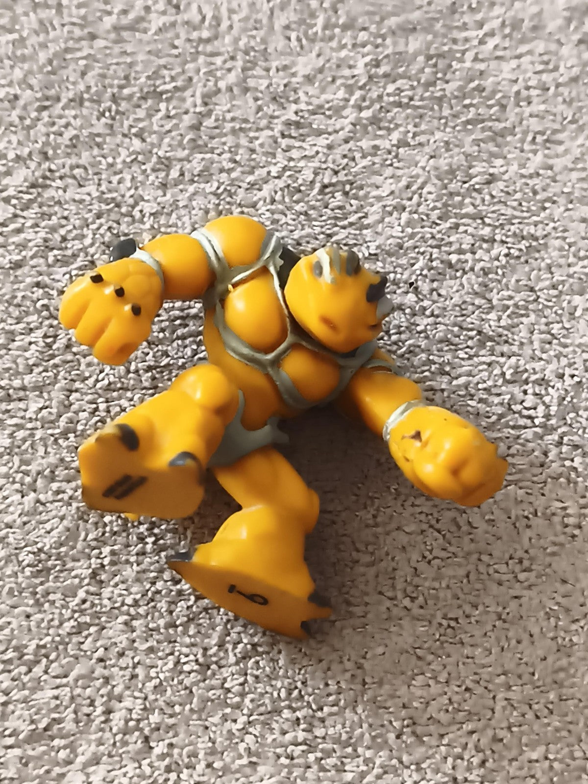 Figurine Gormiti jaune articulée, personnage monstre, jouet enfant