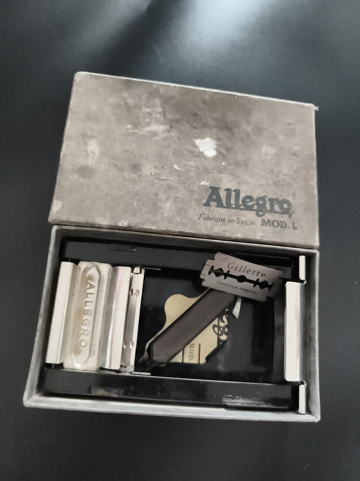 Rasoir affûteur ancien Allegro Mod L Suisse avec boîte vintage