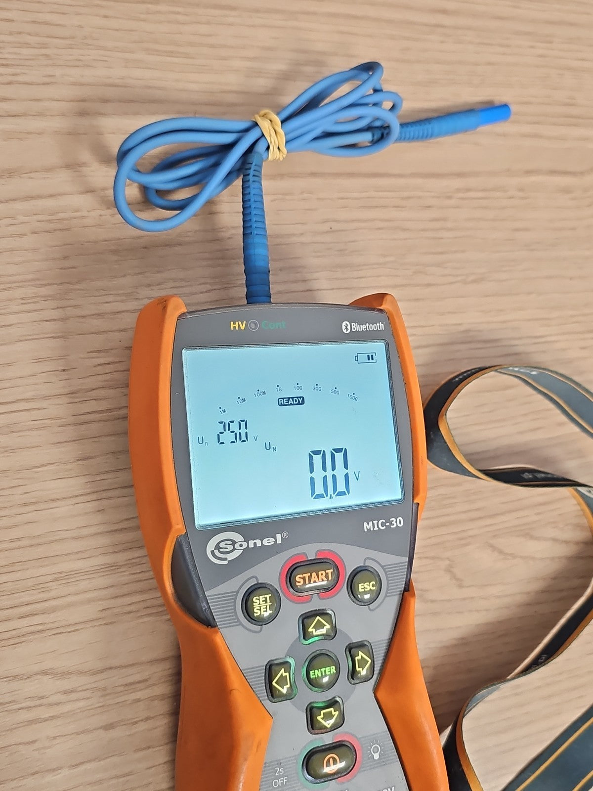 Testeur d'isolation Sonel MIC-30 MegOhmMeter 1000V avec sangle