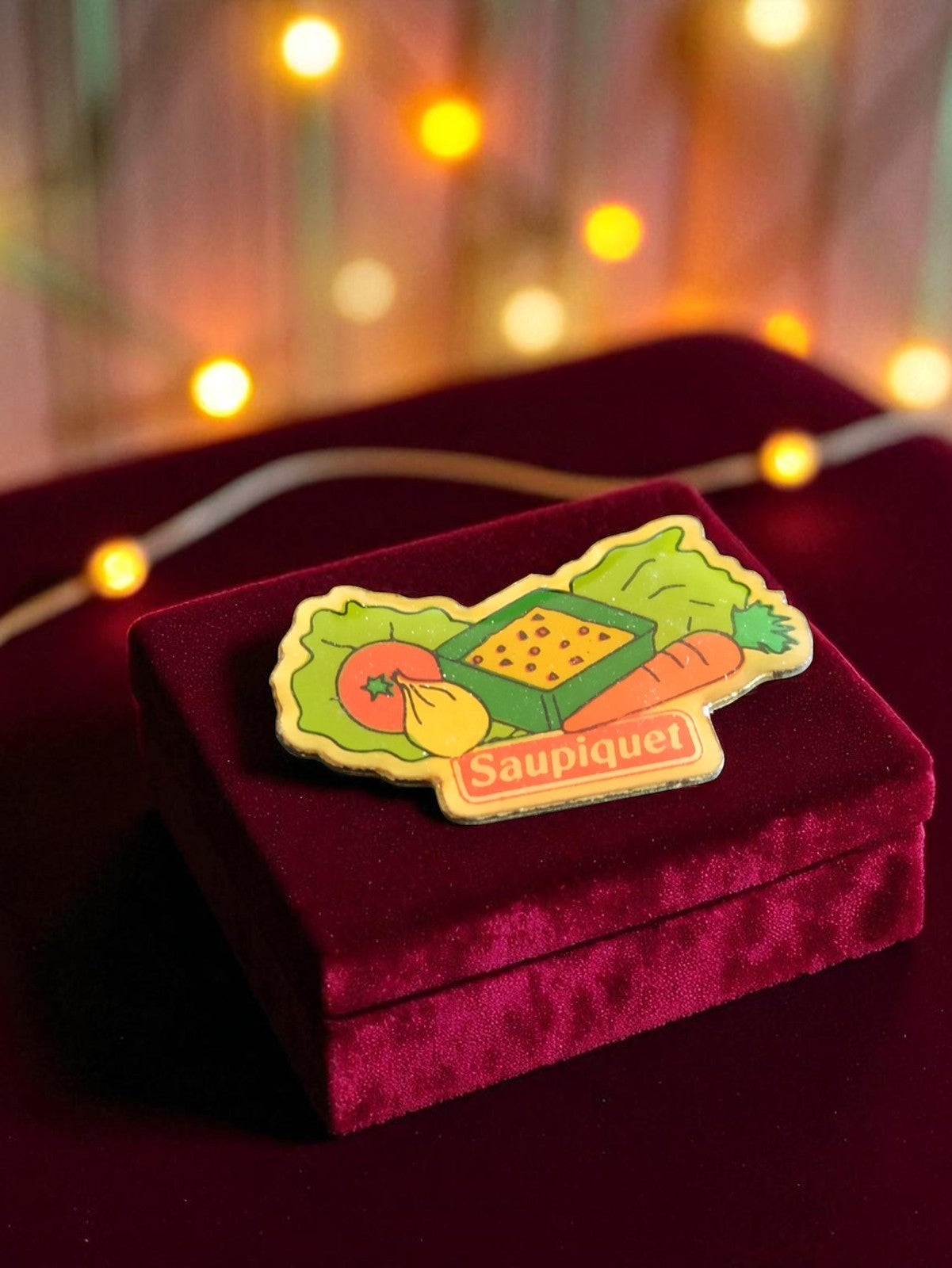 Pin's publicitaire vintage Saupiquet émaillé années 90 légume couleur rare