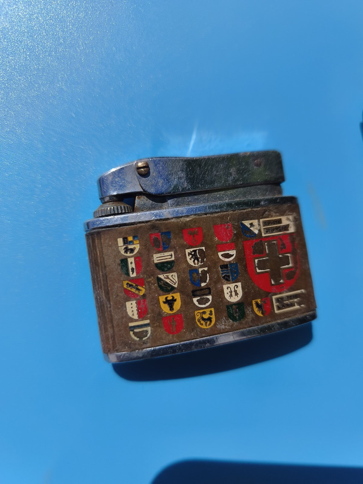 Ancien briquet publicitaire blason suisse collection, en l?état, non testé
