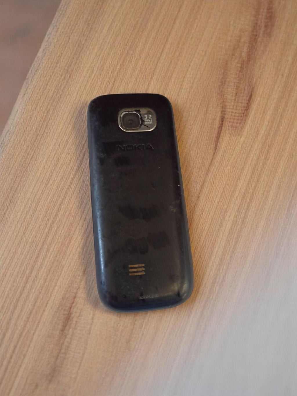 Téléphone Nokia vintage fonctionnel noir clavier SMS sans chargeur rétro