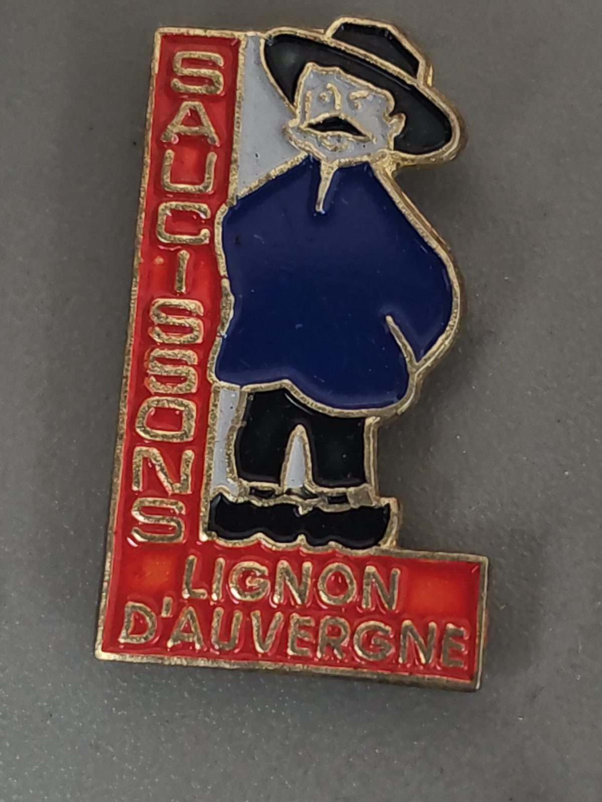 Pin's rétro ancien Saucissons Lignon d'Auvergne, badge publicitaire vintage Fran