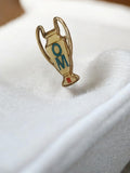 Pin's vintage coupe OM Olympique de Marseille rétro football ancien rare