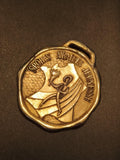 Médaille Sports Armées Jeunesse finition dorée relief athlète flamme