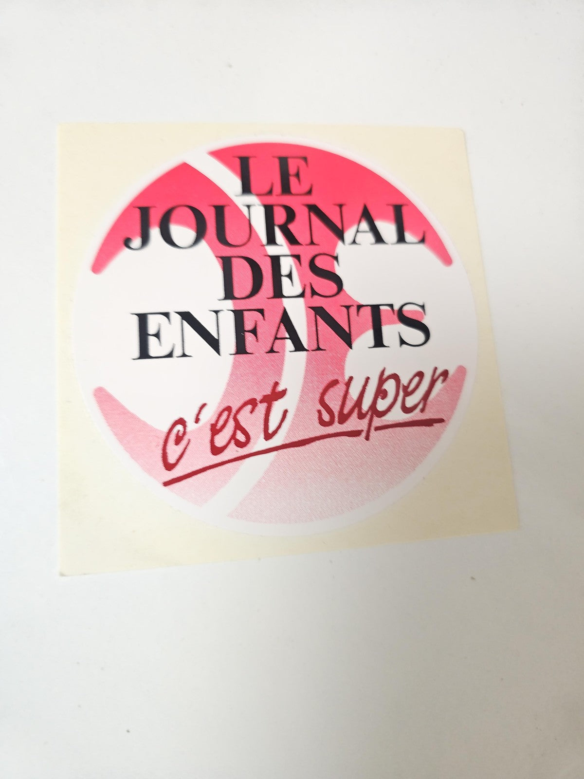 Ancien autocollant publicitaire rétro Le journal des enfants, grande taille, col